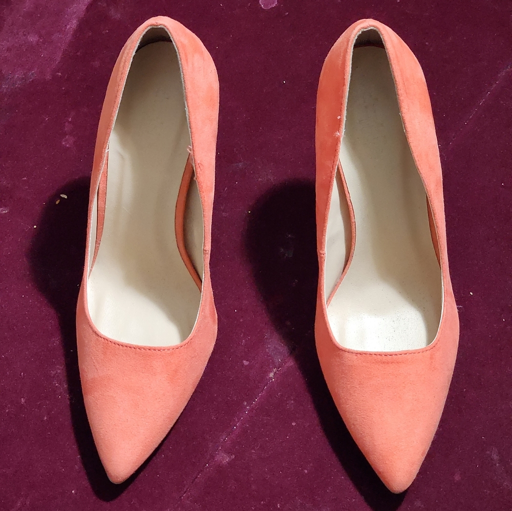 Women’s Coral Suede Pointed-Toe Pumps